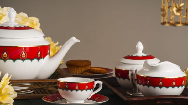 Chairos Amaryllis tea set