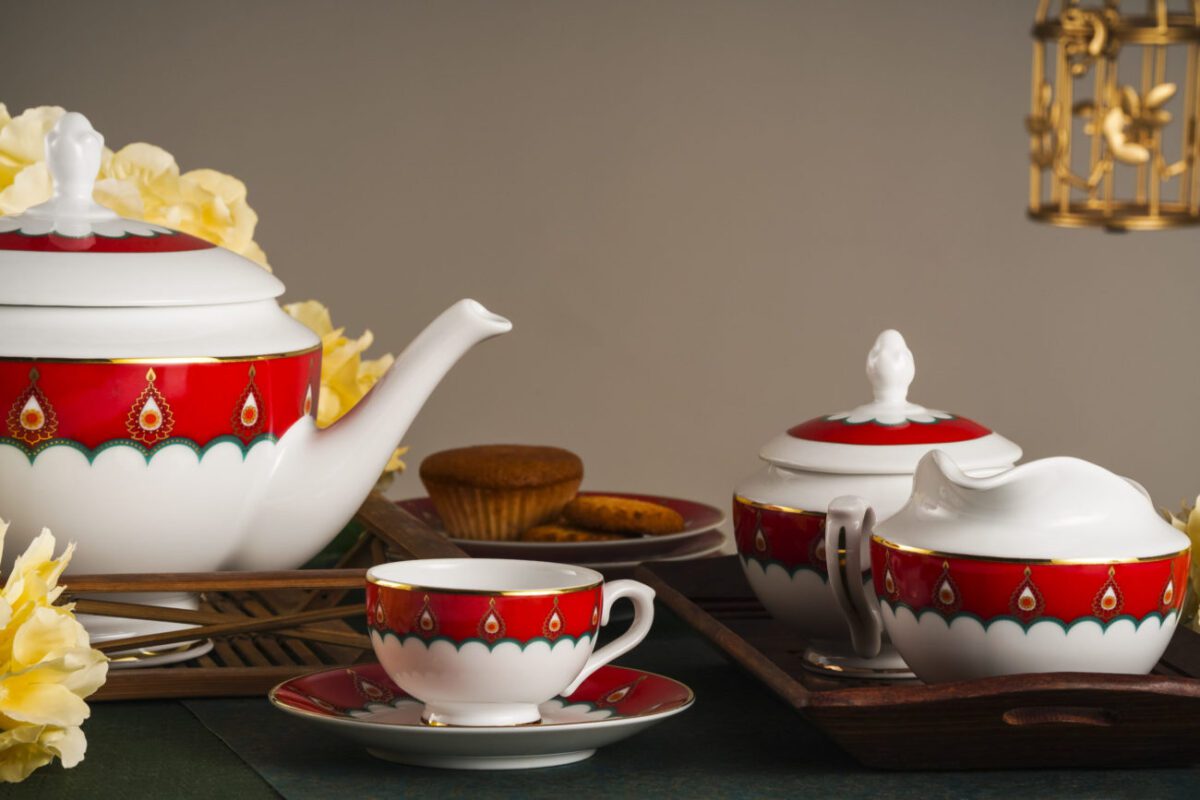 Chairos Amaryllis tea set