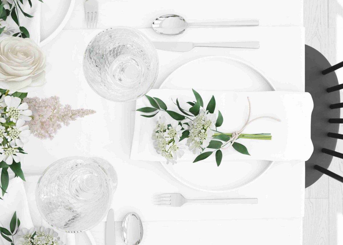 A table arrangement with both porcelain and glass dinner set